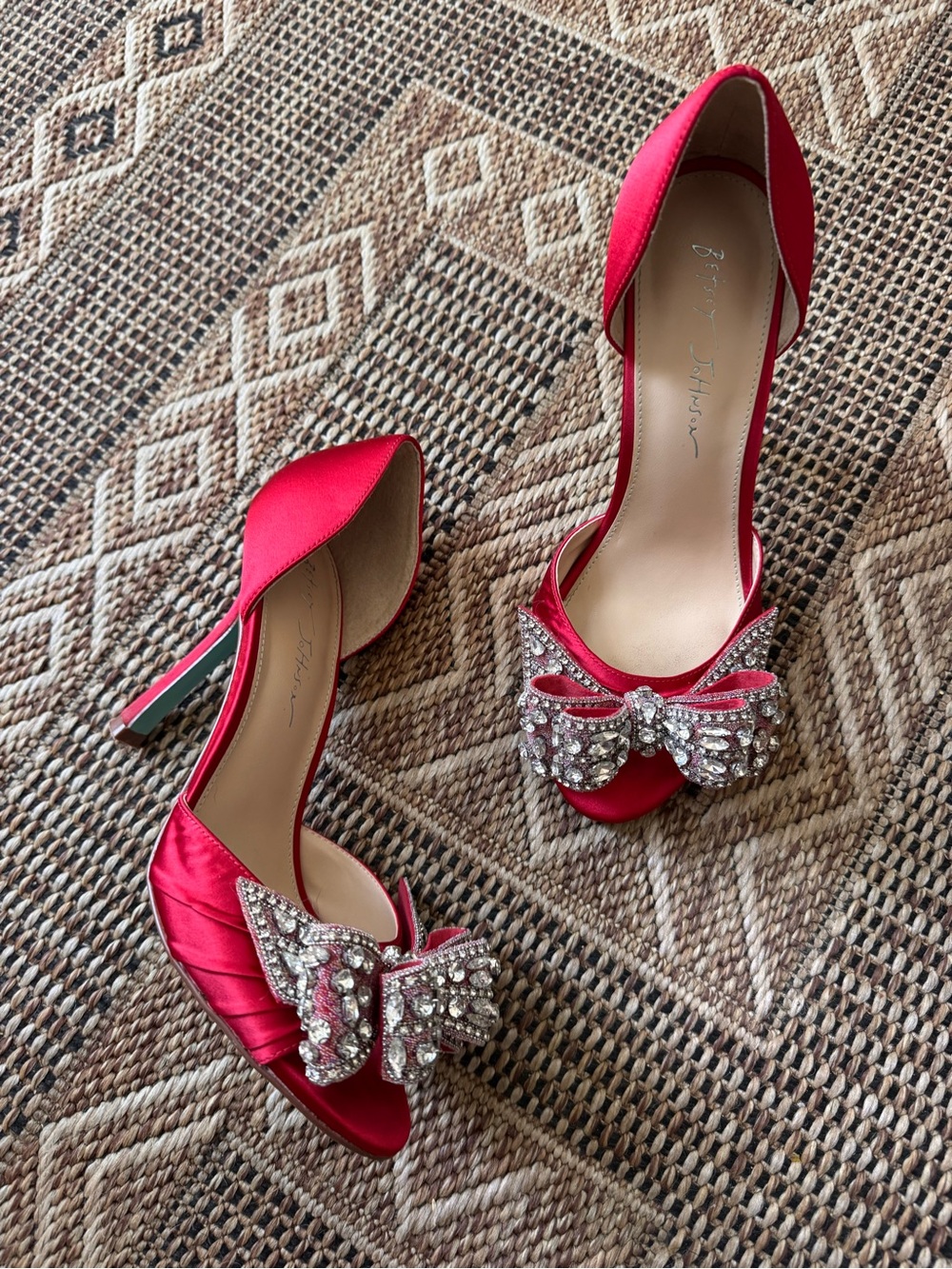 BETSEY JOHNSON Red Satin Peep Toe Heels w/ Crystal Bow Size 8.5